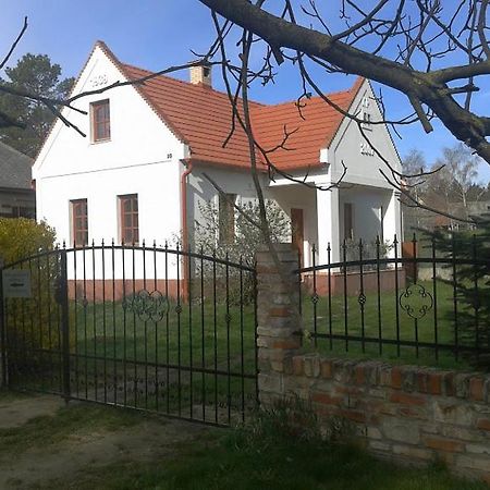Park Vendégház Herend Esterno foto
